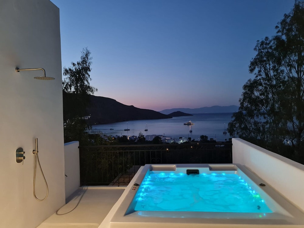 Panoramic Apartment, Hot Tub, Sea View photo 1