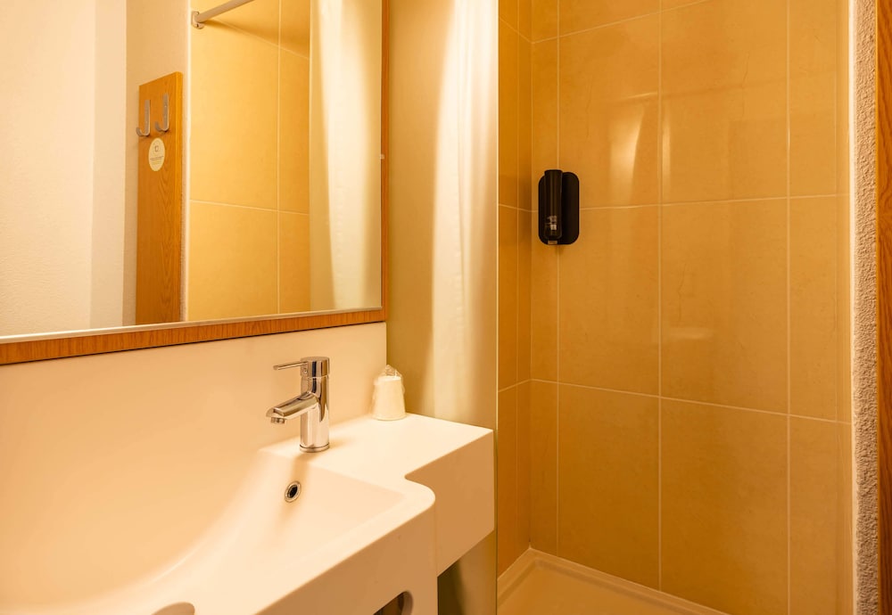 Twin Room, Non Smoking photo 3
