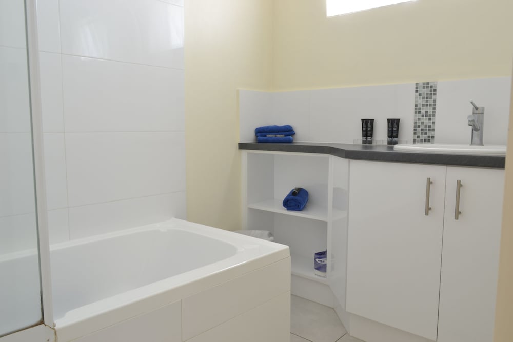 Three-Bedroom Apartment - Photo 21