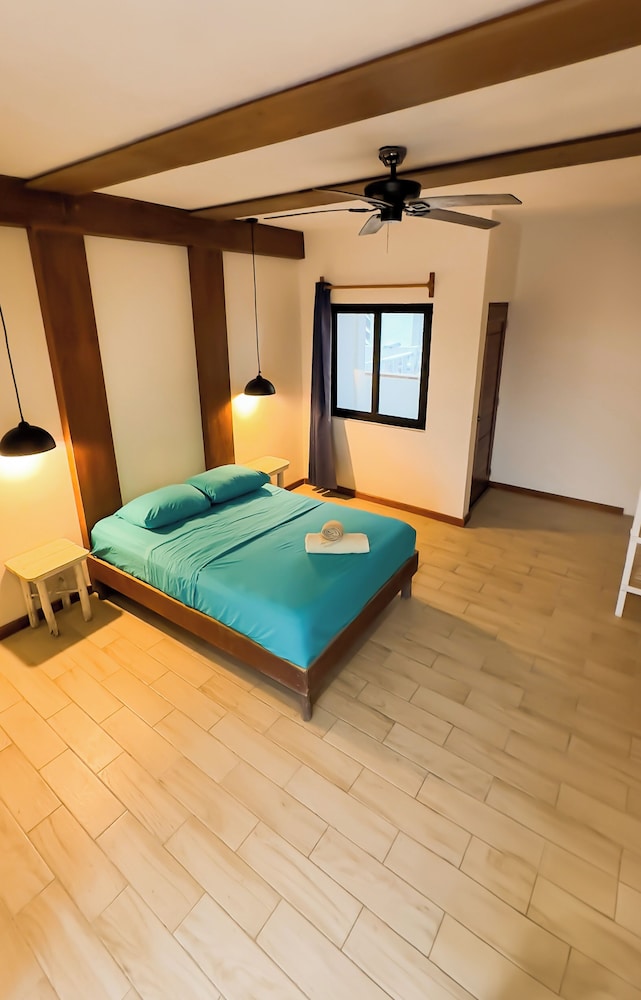 Basic Double Room, Balcony, Partial Ocean View photo 1