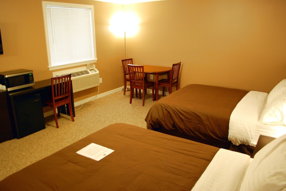 Traditional Double Room, 2 Queen Beds, Non Smoking photo 2