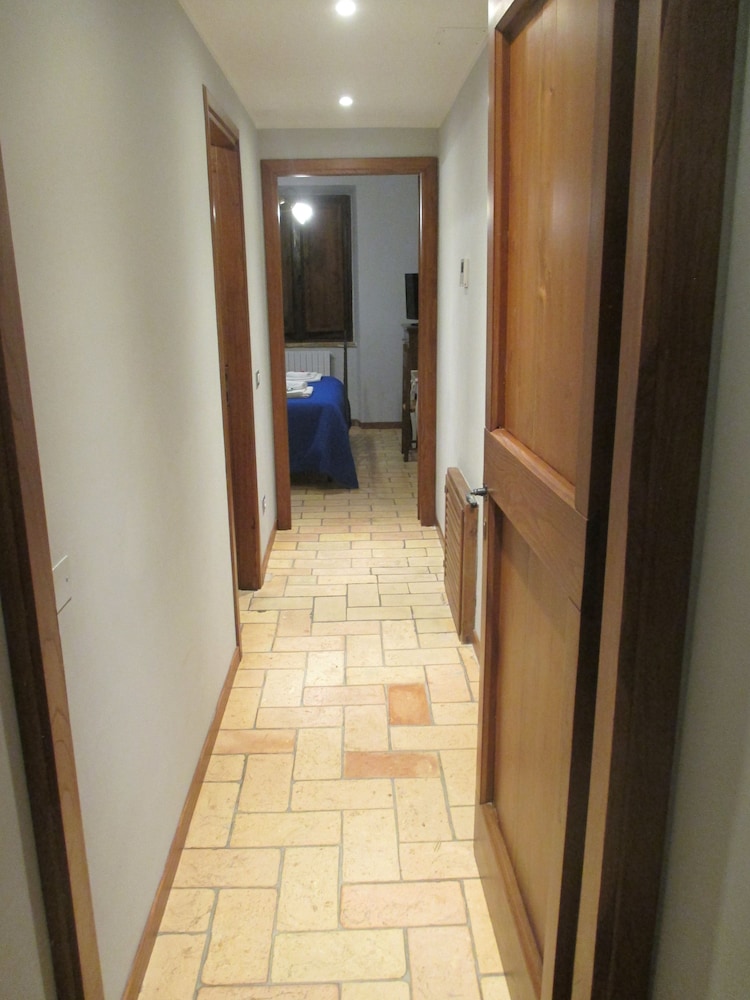 Comfort Double Room, 1 Queen Bed, Ensuite, Garden View photo 3