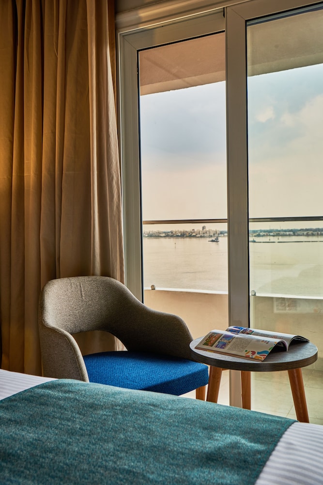 Privilege, Double Room, 1 Double Bed, Balcony, Lake View - Photo 1