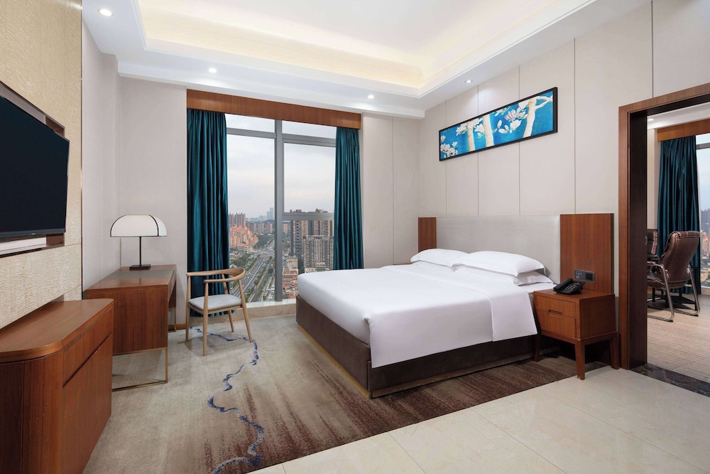 Suite, 1 King Bed, Smoking (Leisure)