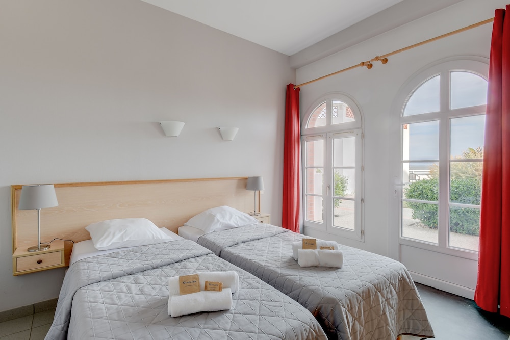 2 bedroom apartment with sleeping area for 6 people, Sea view photo 3