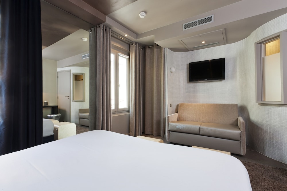 Comfort Room (Building 2) photo 3