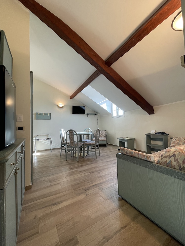 Superior Double Room Single Use photo 2