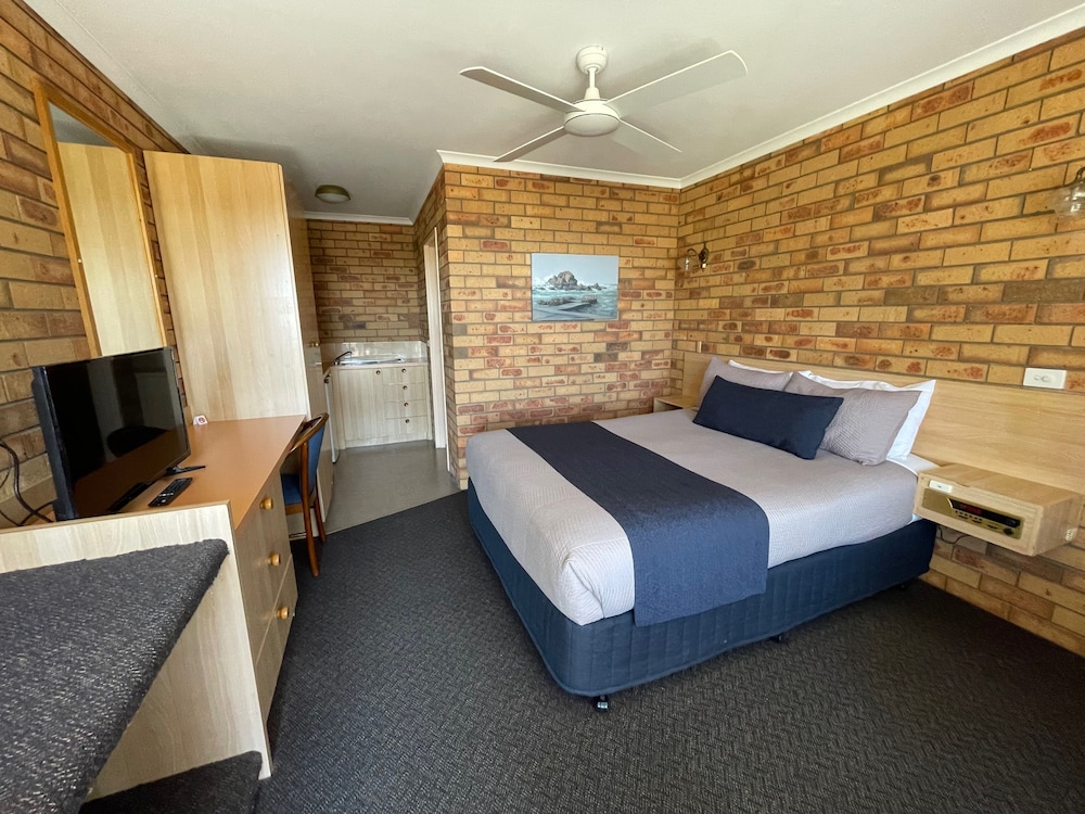 Premium Queen Room photo 3