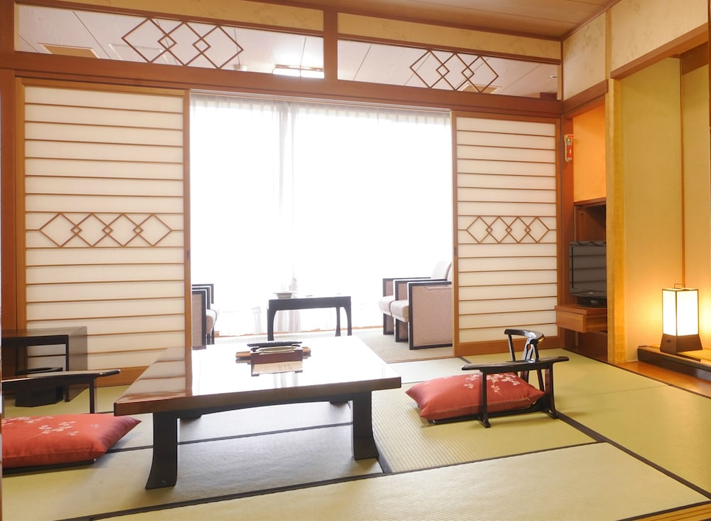 Deluxe Room, Non Smoking, Mountain View photo 3