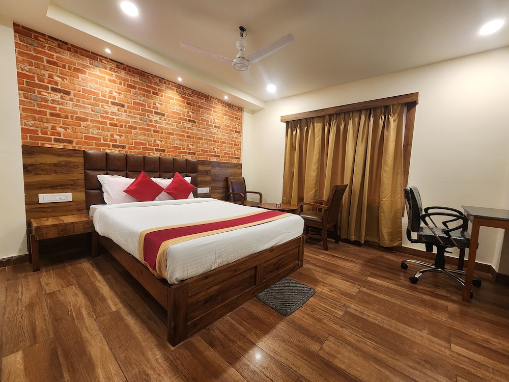 Executive Suite, Balcony