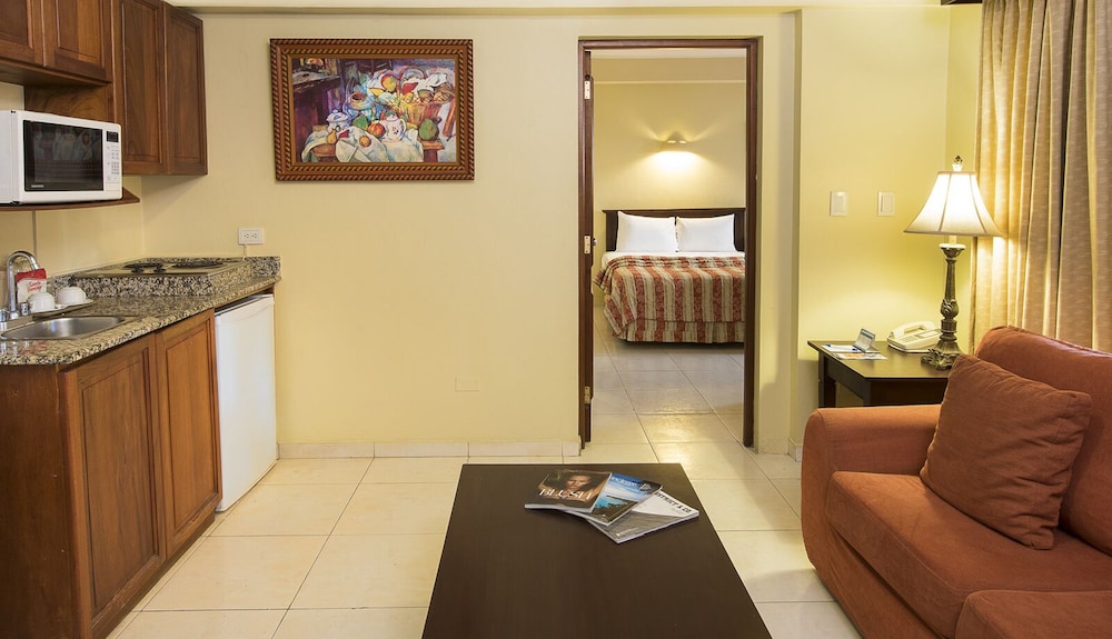 Royal Studio Suite, 1 Bedroom, Jetted Tub