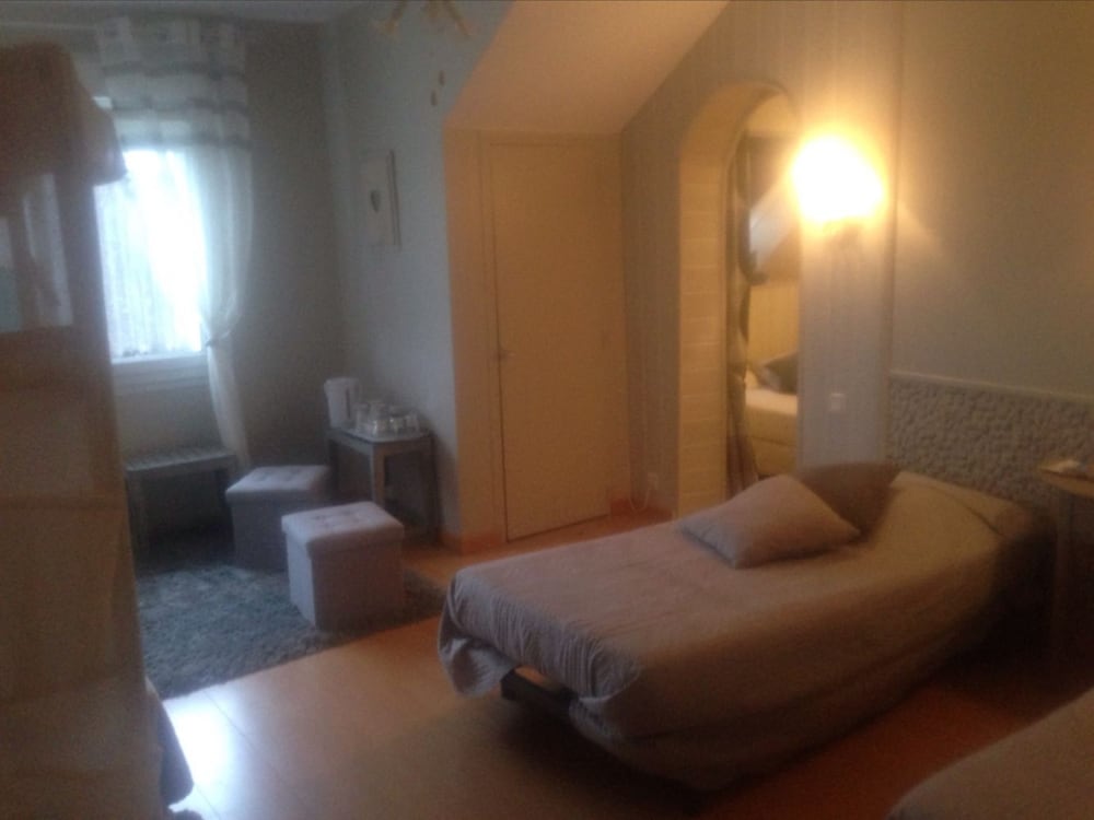 Triple Room (Fall) photo 1