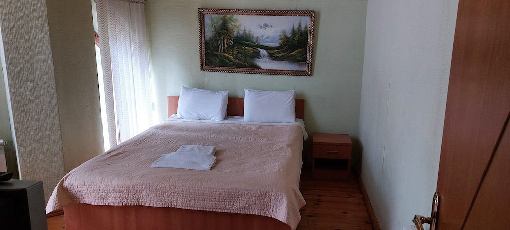 Standard Cottage