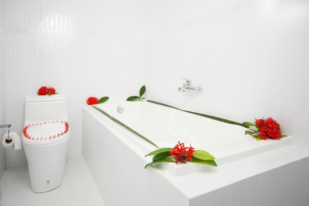 Deluxe Triple room with Bathtub photo 1