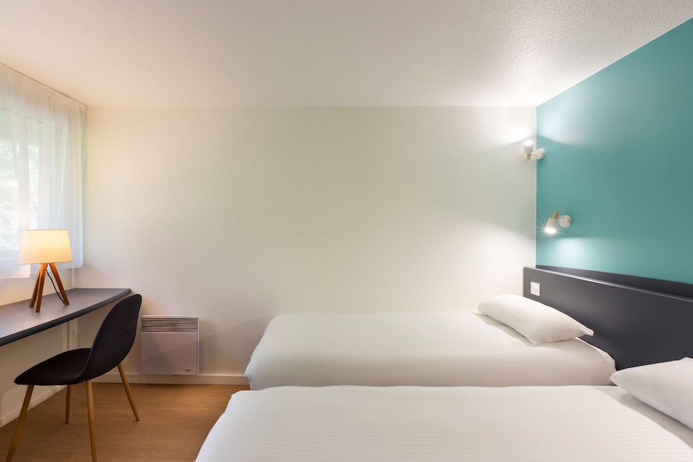 Standard Room, 2 Twin Beds - Photo 2