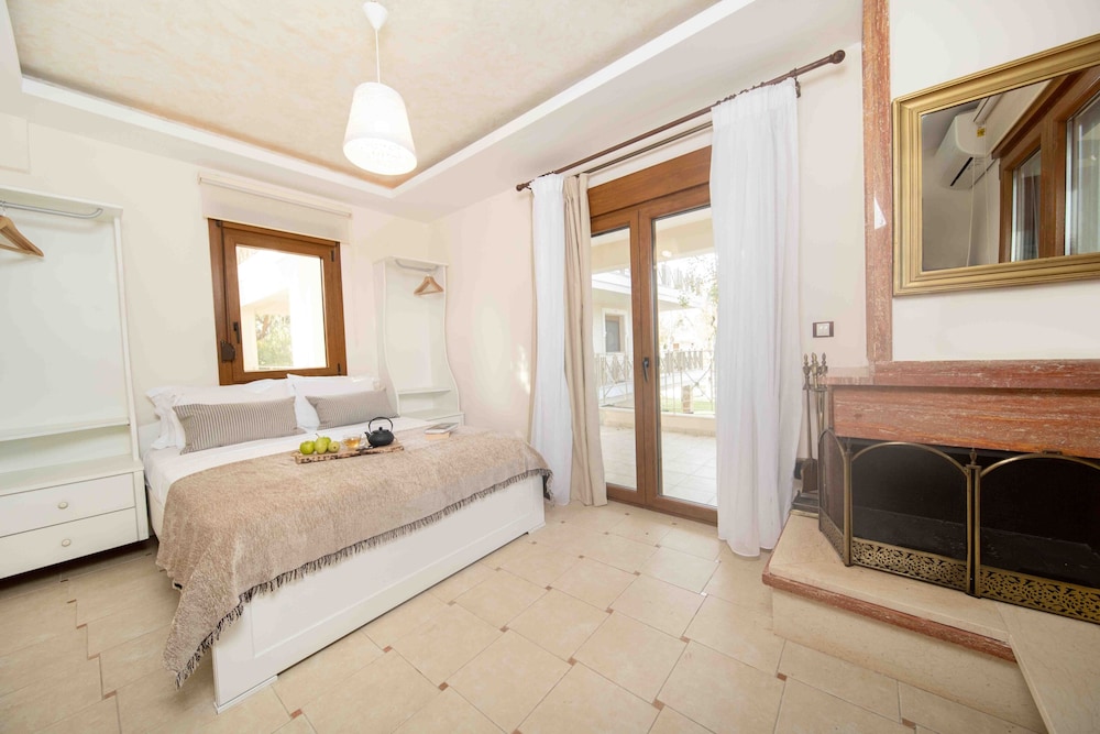 Beach Villa With 4 Bedrooms photo 1