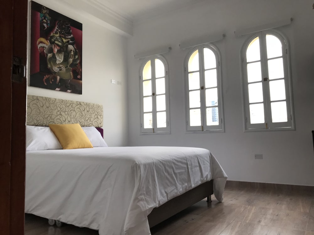 Deluxe Apartment photo 2