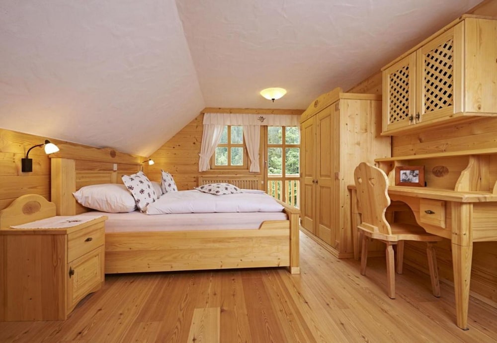 Family Chalet, Multiple Beds, 2 Bathrooms, Garden Area (Alpine Dream Chalet With Private Ski) photo 1