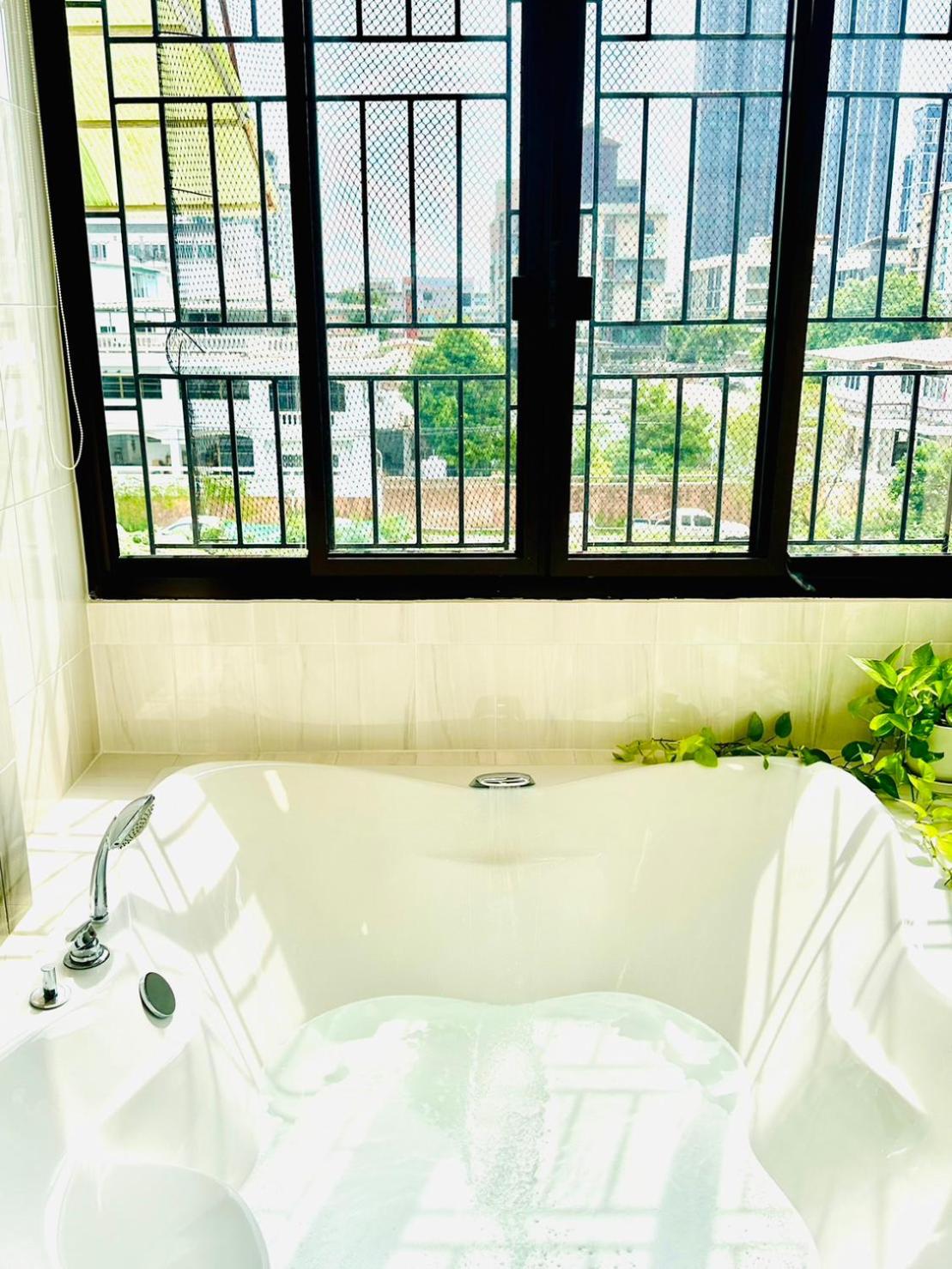 Quadruple Room with Bath photo 3