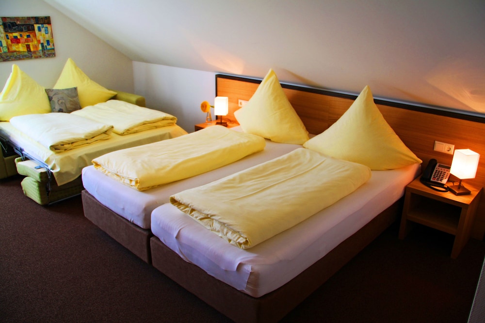 Quadruple Room - Photo 3