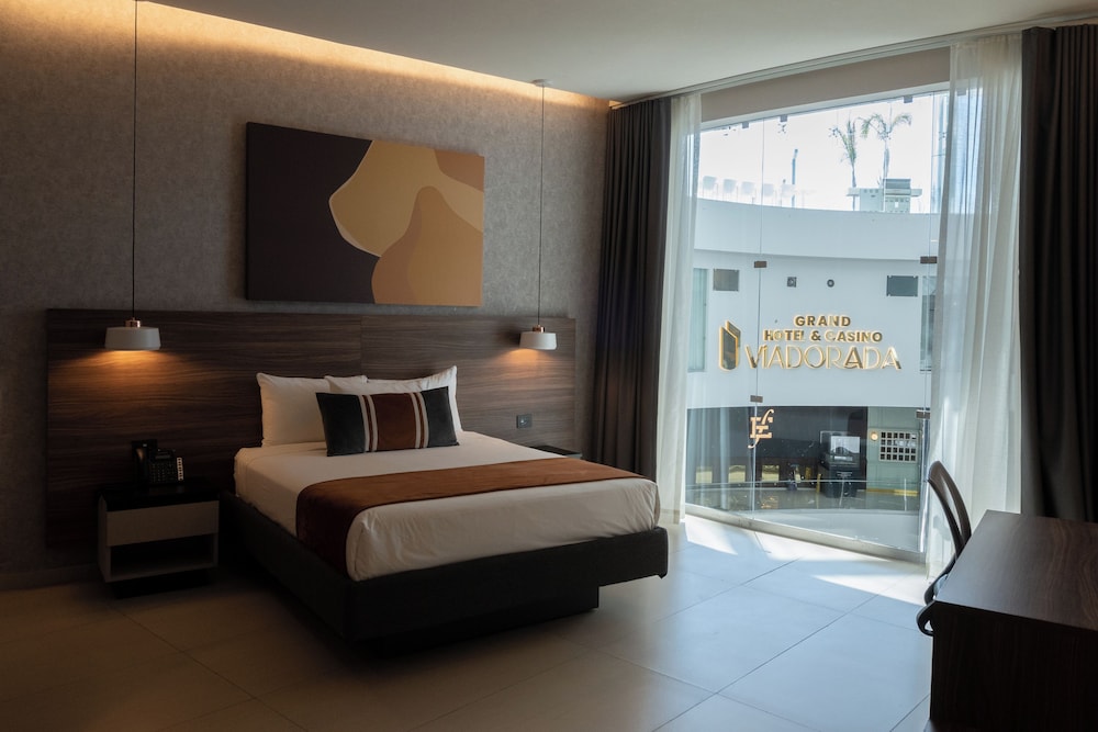 Deluxe Room - Photo 1