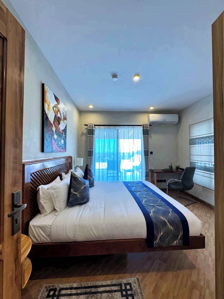 Family Apartment, Balcony, Mountain View