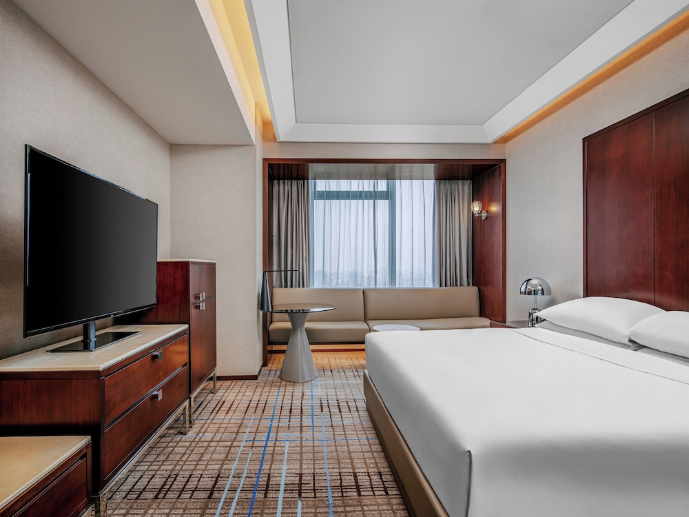 Room, 1 King Bed, City View
