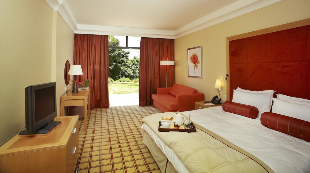 Ground Floor Superior Luxury Family Room - Photo 3