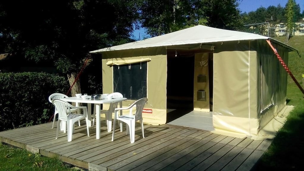 4-person nature equipped tent