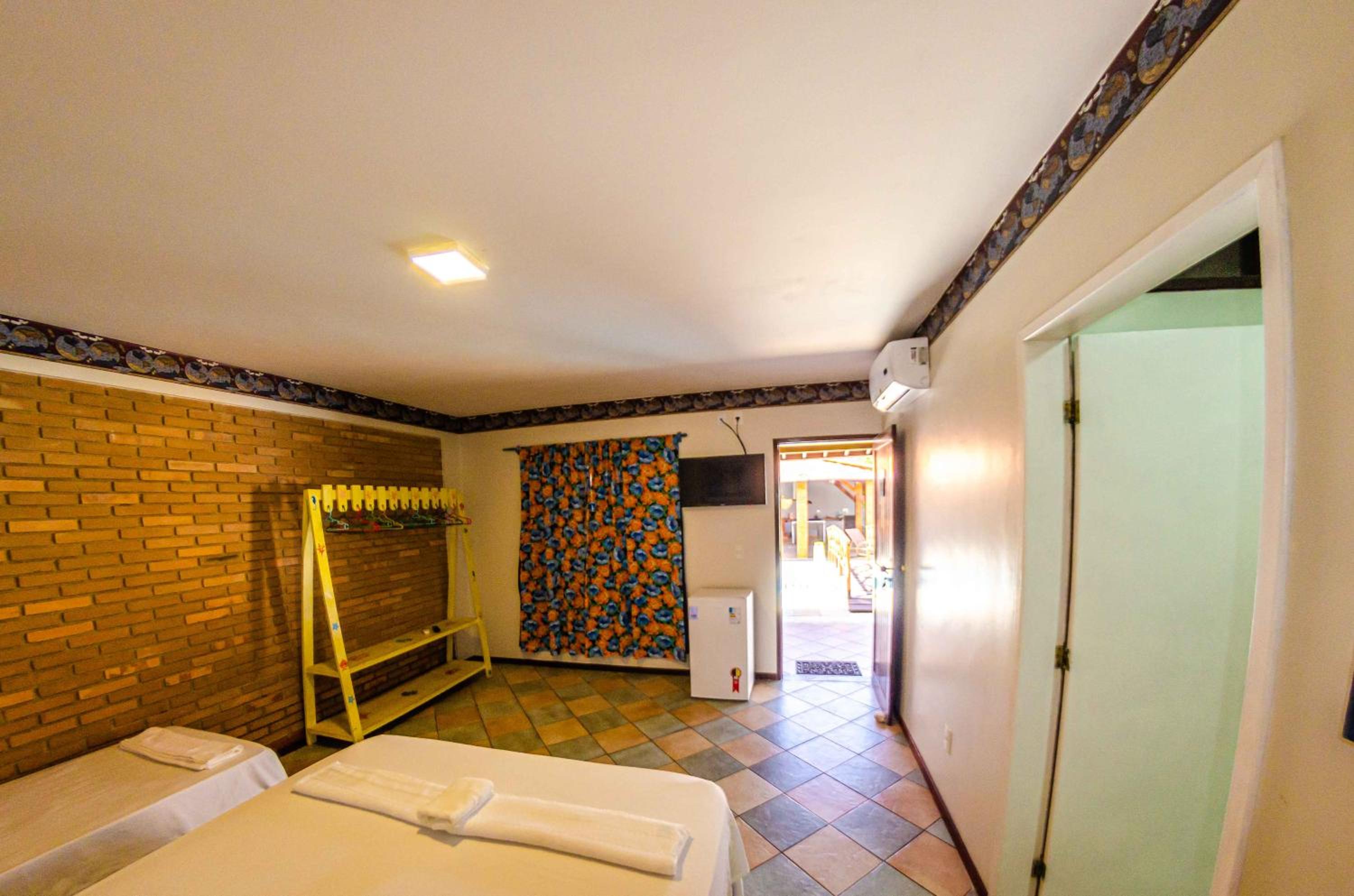 Triple Room with Pool View photo 2