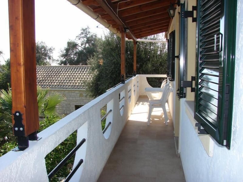 Apartment, 2 Bedrooms, Garden View photo 3