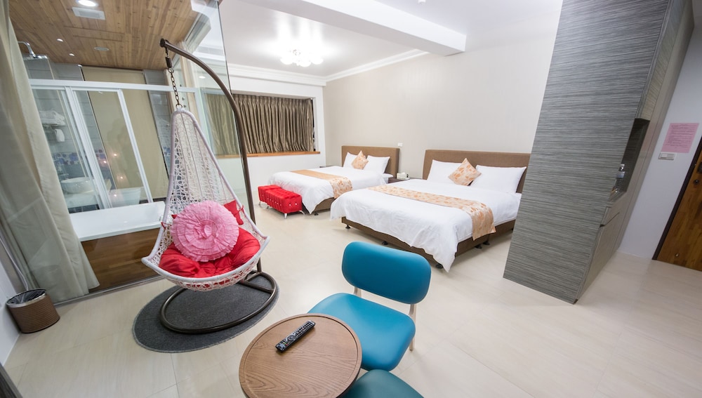 Luxury Quadruple Room, 1 Bedroom, Bathtub photo 2