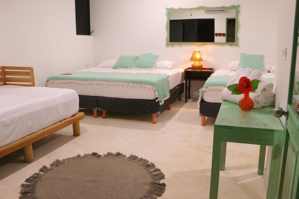 Basic Quadruple Room, Private Bathroom - Photo 24