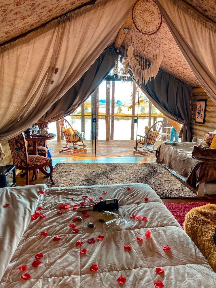 Premium Cabin, 1 Queen Bed, Jetted Tub, Lake View - Photo 4