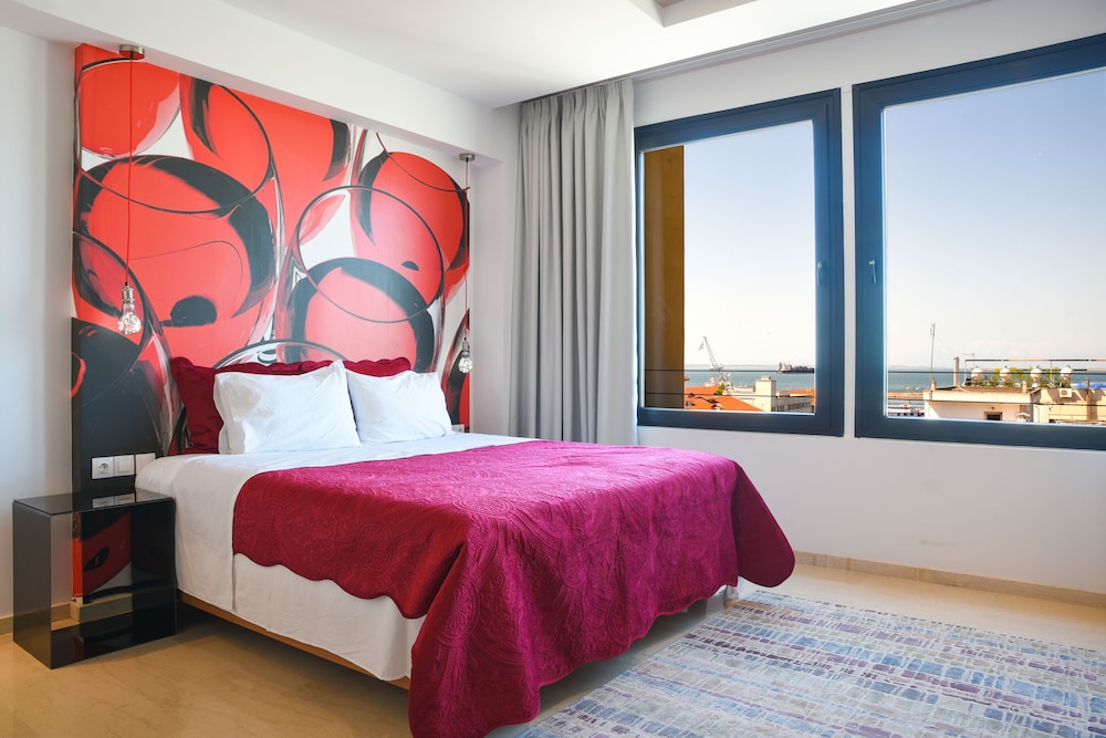 Exclusive Studio Suite, 1 Queen Bed, Sea View photo 3
