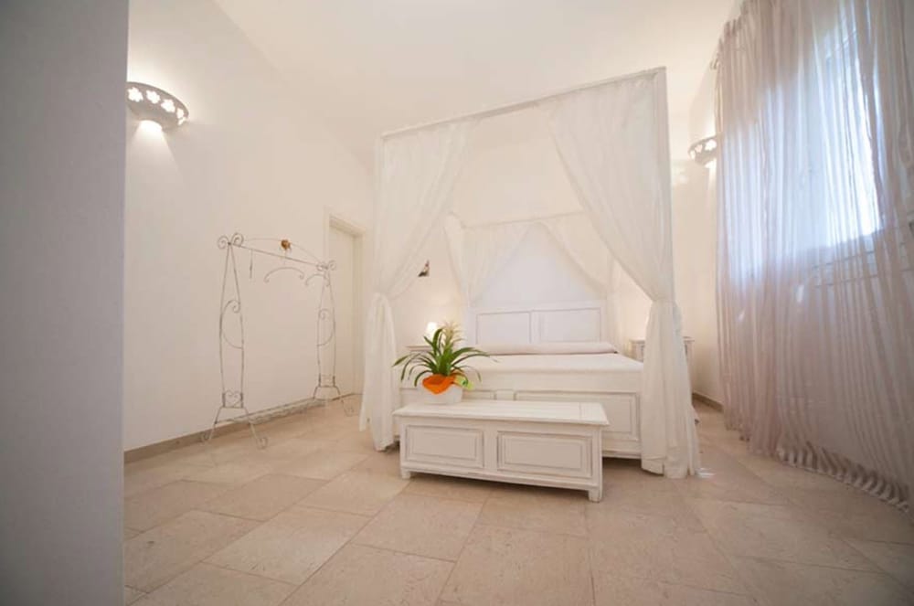 Basic Double Room photo 2