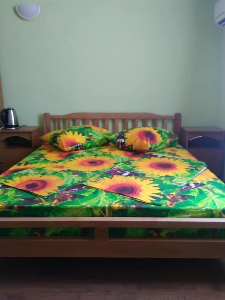 Deluxe Triple Room, Multiple Beds, Courtyard View photo 1
