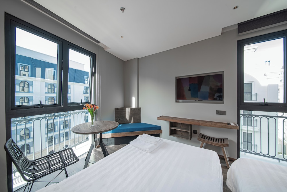 Deluxe Room, City View photo 2