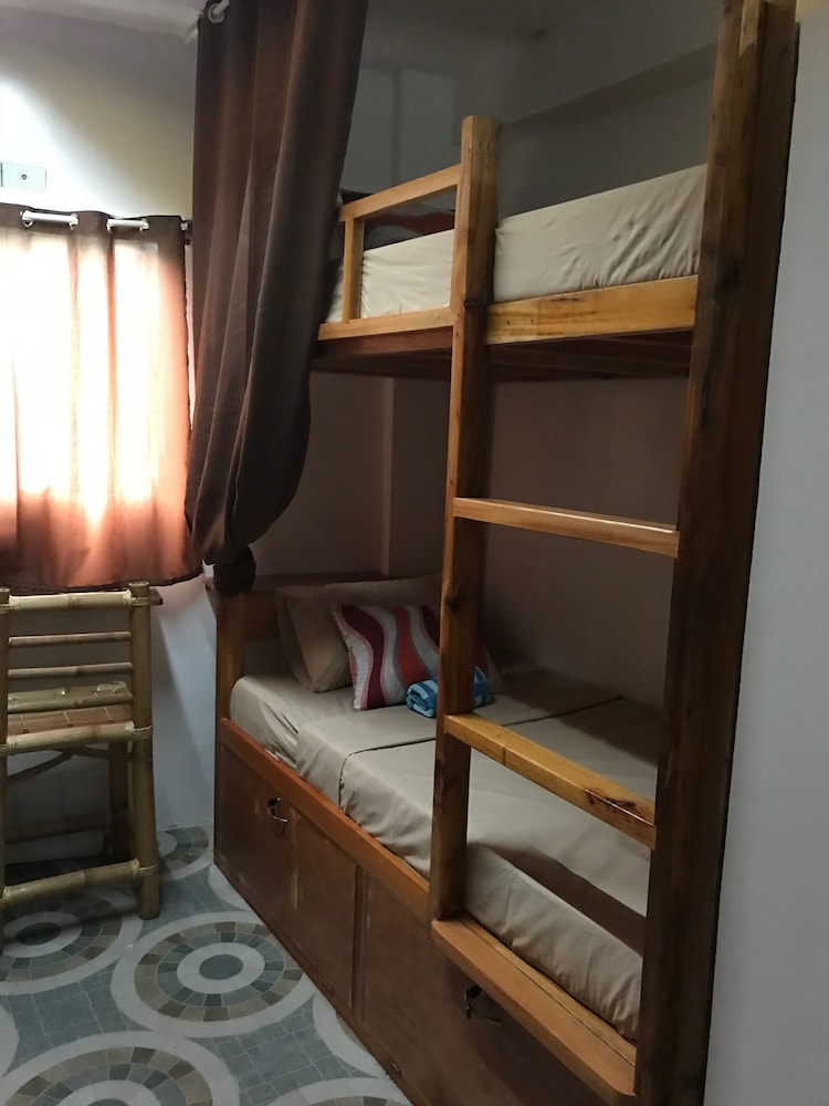 Basic Shared Dormitory, Multiple Beds