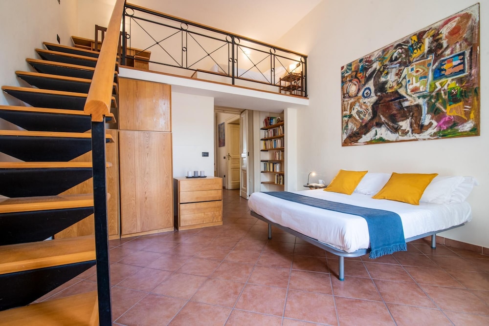 Apartment, Smoking