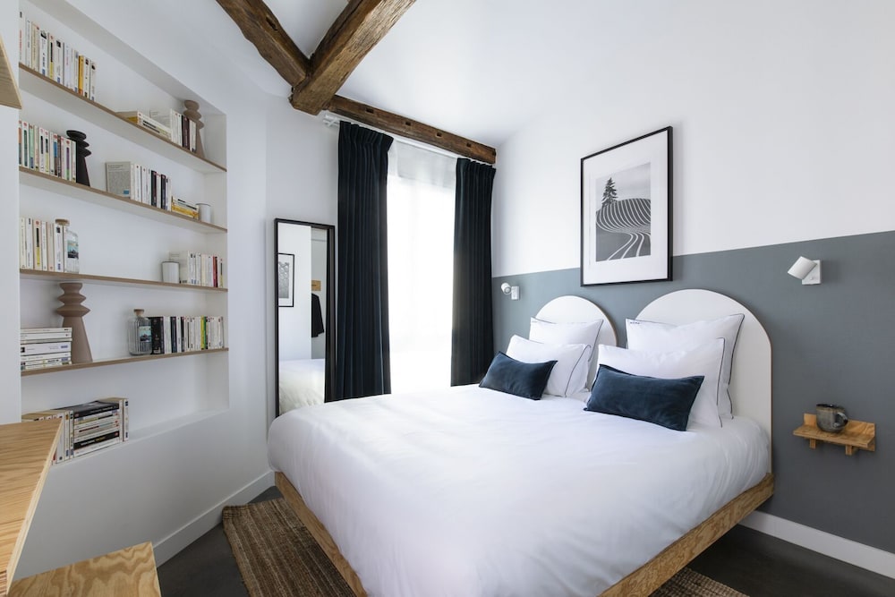 Economy Double Room, Ensuite, City View photo 2