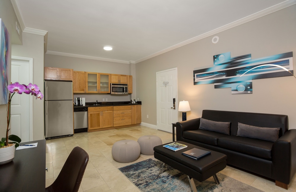 Deluxe Suite, 1 Bedroom, Kitchen - Photo 3