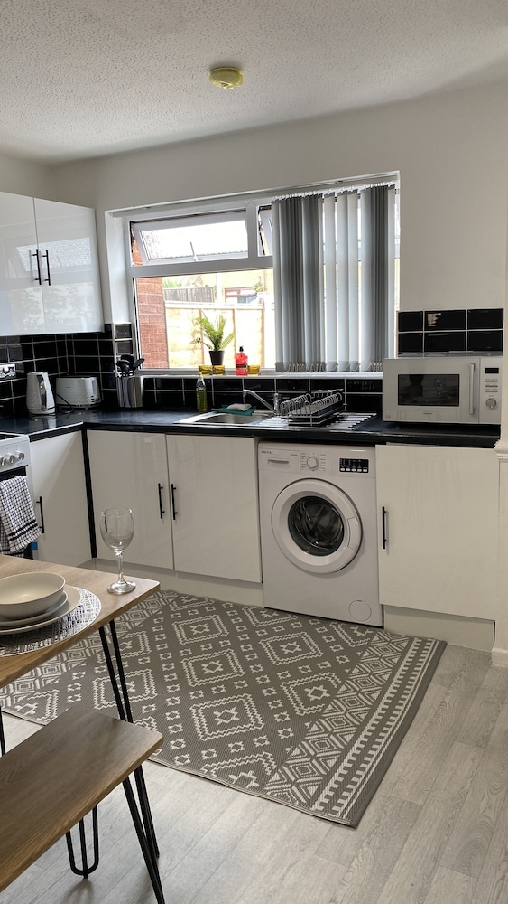 Bv Luxury Spacious 3 Bedroom House At Isaac Close, Photo 33