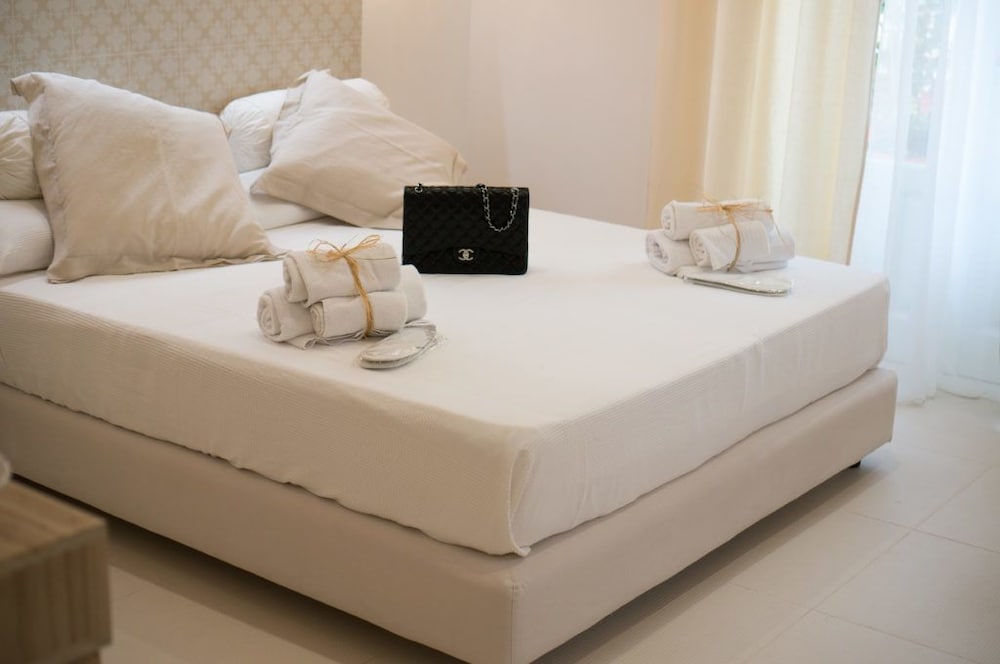 Double Room (With Balcony)
