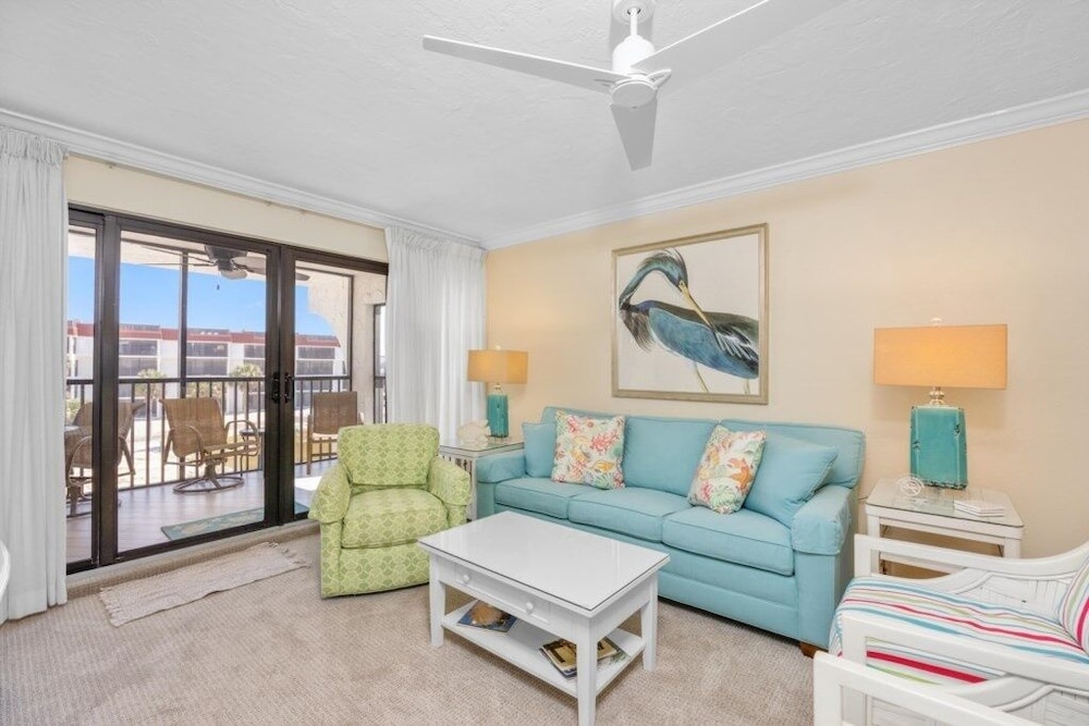 Condo, 2 Bedrooms