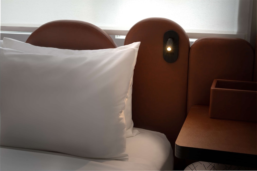 1 Queen Bed Accessible, Tub, Hearing Impaired