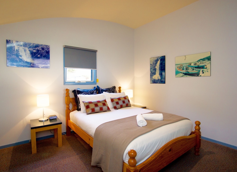 Superior Three Bedroom Apartment