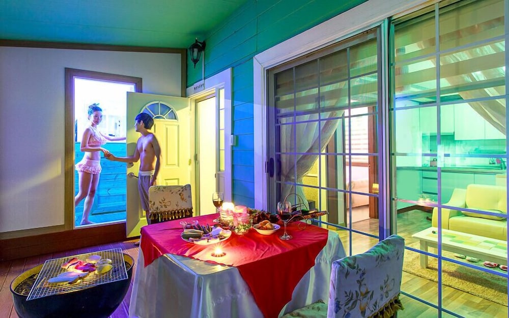 Room full of sunshine (Swimming spa) photo 3