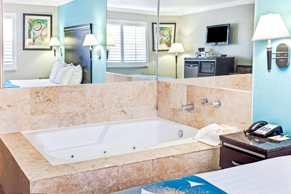 Deluxe Studio, 1 Bedroom photo 1
