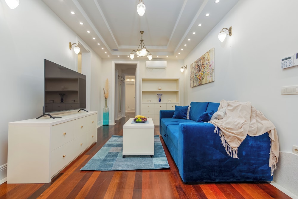 Deluxe Apartment, Garden View